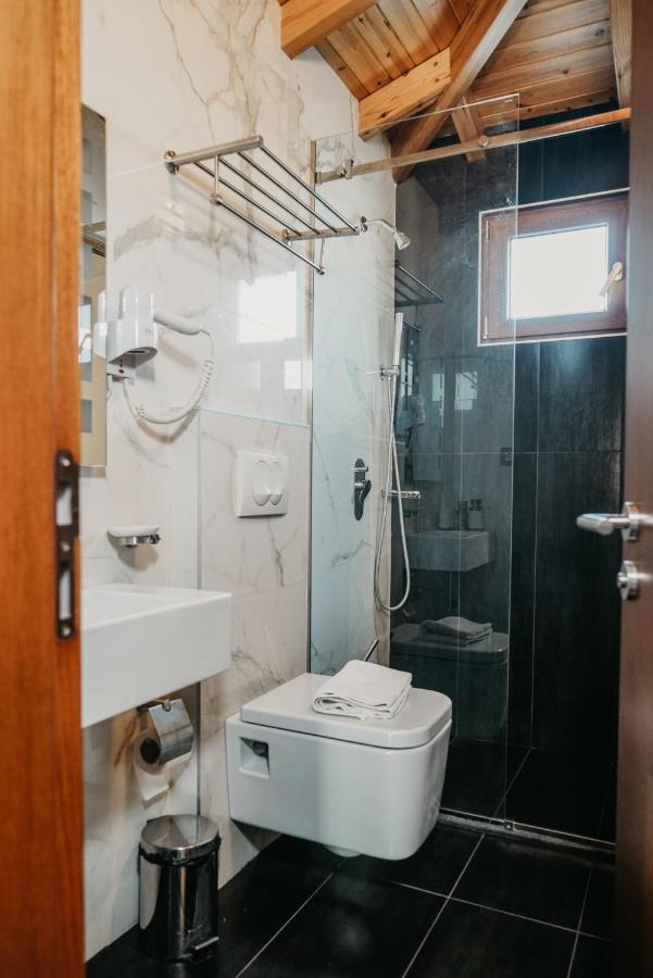 Center Hotel Gjirokaster Bagian luar foto