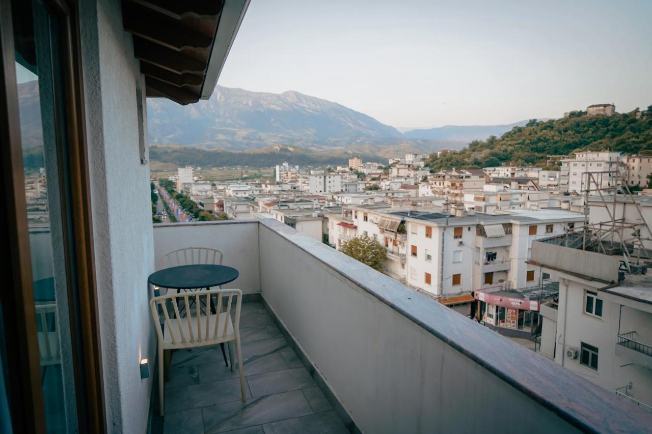 Center Hotel Gjirokaster Bagian luar foto